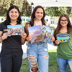 students at a transfer event